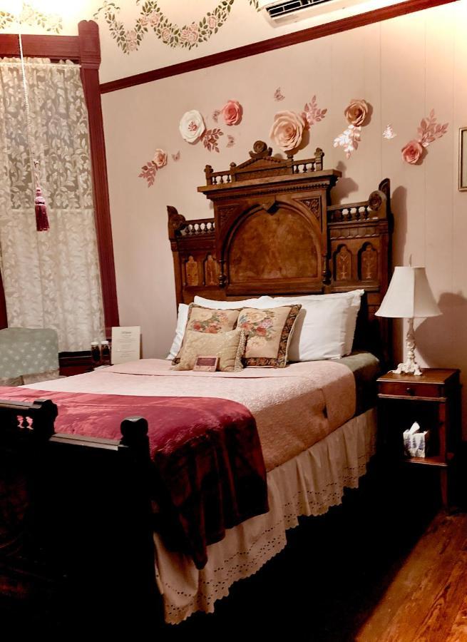 Coppersmith Inn Bed And Breakfast Галвестон Экстерьер фото